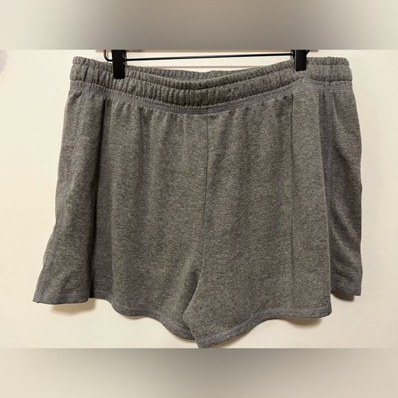 Fanatics Green Bay Packers Grey Women's Shorts Size XL - Picture 2 of 6